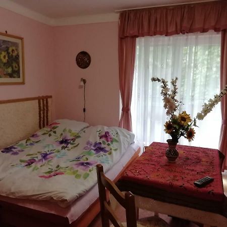 Gyoengyvirag Ueduelo - Mario Apartman Harkány Εξωτερικό φωτογραφία