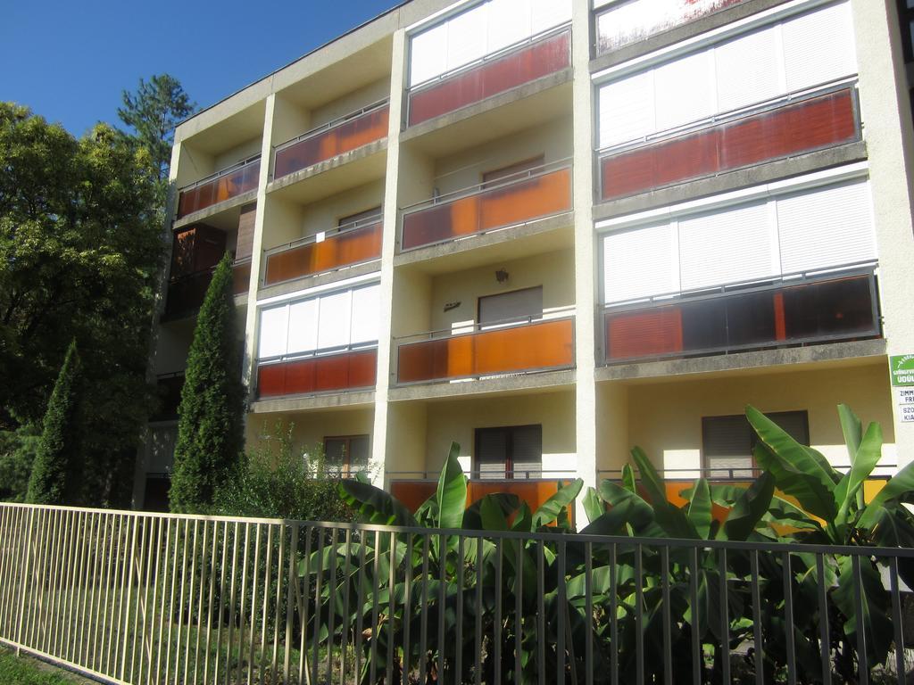 Gyoengyvirag Ueduelo - Mario Apartman Harkány Δωμάτιο φωτογραφία